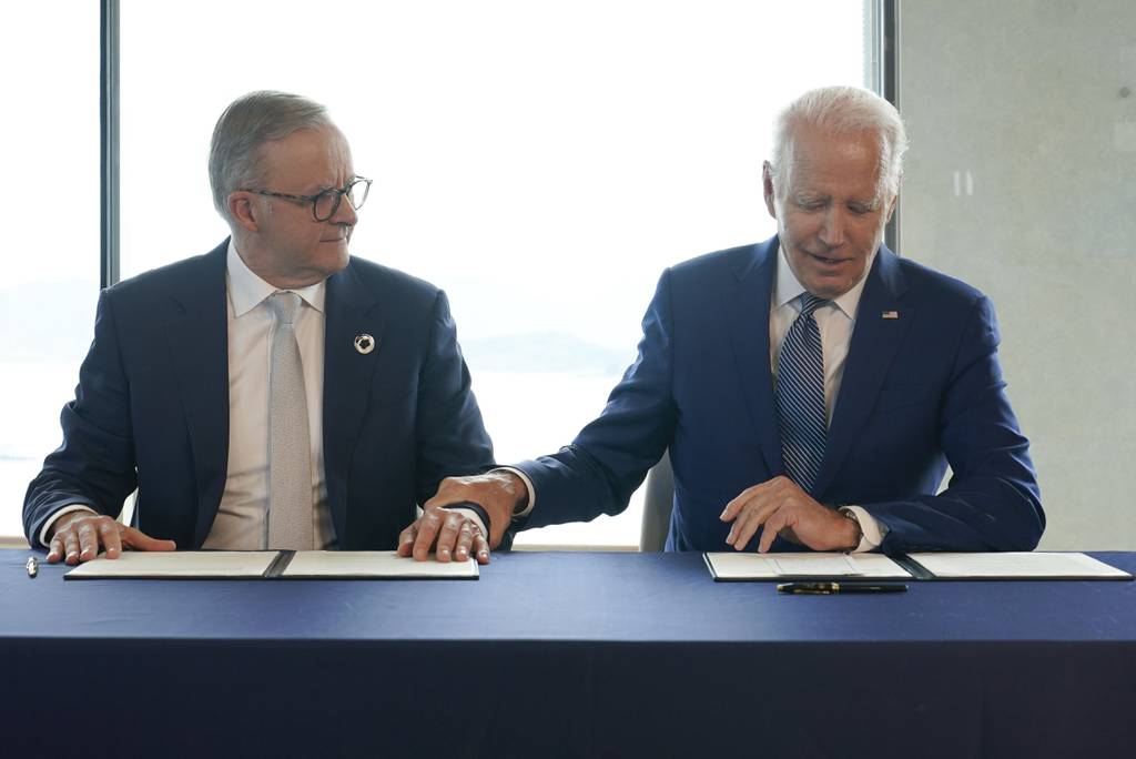 Biden, 호주, 영국 방위 산업에 투자하는 법안 모색