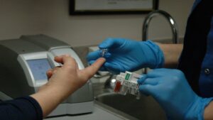 बायोमेरिका ने फिंगर स्टिक ब्लड के साथ उपयोग के लिए IBS टेस्ट के सत्यापन की घोषणा की