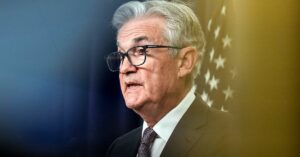 Bitcoin svæver under $27, da Fed-formanden Powell fremsætter beskedne dueagtige kommentarer