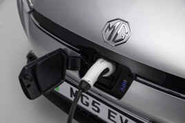 Les incitations à l'achat sont essentielles pour que le Royaume-Uni atteigne l'objectif des véhicules électriques, déclare le patron de SMMT