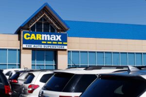 CarMax-medarbejder taget, angiveligt at have sendt tre pund potte til arbejde