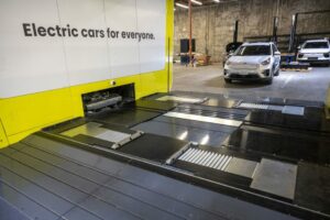 Az elektromos járművek akkumulátorának cseréje segíthet megoldani az Egyesült Államok töltési problémáját