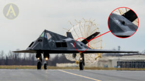 阿拉斯加演习的新照片中的 F-117 隐形喷气机（装有雷达反射器）