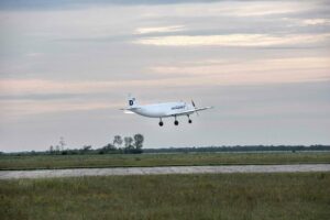 Primeiro voo para drone de carga Dronamics, preparando-se para permitir a entrega no mesmo dia para todos