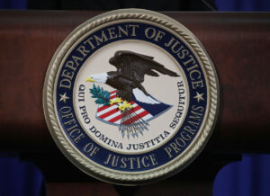 US DOJ کرپٹو انفورسمنٹ کے سربراہ نے غیر تعمیل شدہ کرپٹو ایکسچینجز پر کریک ڈاؤن کیا: FT