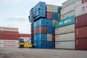Hyster Provides Electric Empty Container Handler - Logistics Busin