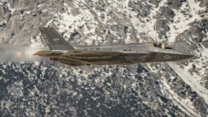 Ongelooflijke foto van een F-35C die laag vliegt met zichtbare schokgolven