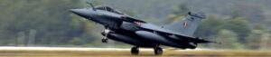 Indiske jagerfly, marsjerende kontingent for å delta i fransk nasjonaldagsparade med statsminister Modi som hovedgjest
