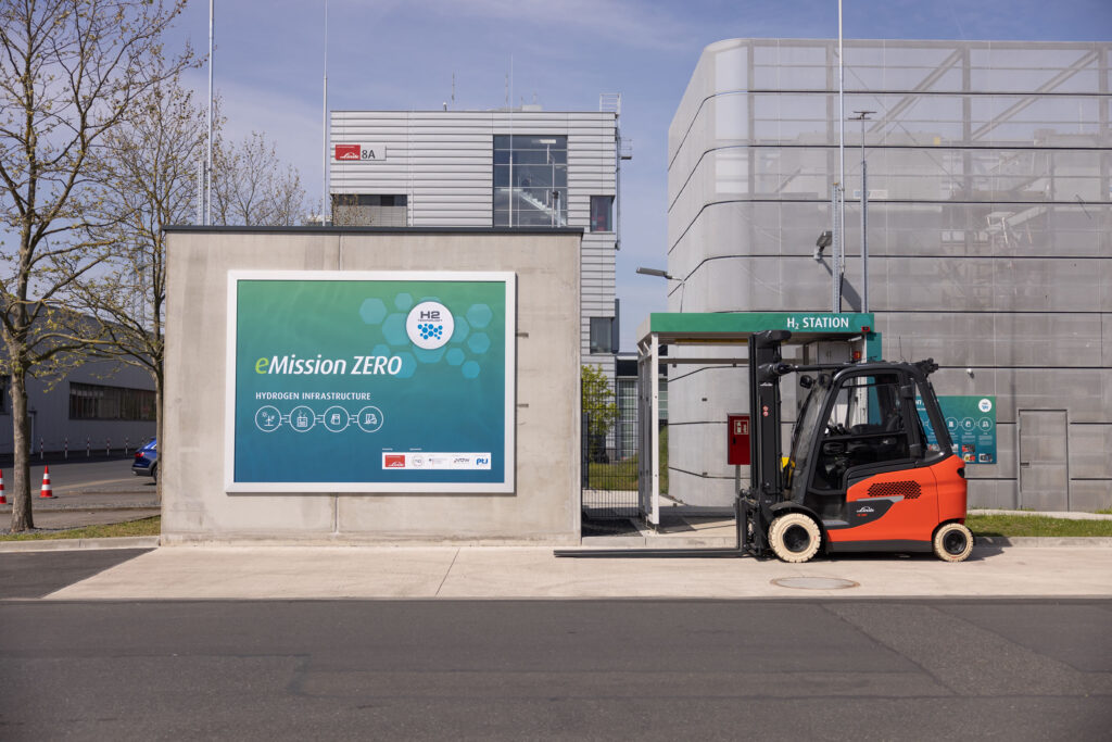 Linde Producing Hydrogen for in-house Material Flow - Logistics Bu