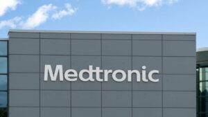 Medtronic har en omsetning på 31.2 milliarder dollar i FY23