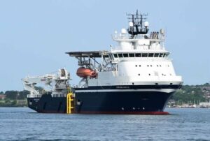 Neues Minenjagd-Mutterschiff der Royal Navy beginnt mit Probefahrten