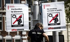Interdicția de fumat în oală intră în vigoare în cartierul roșu din Amsterdam
