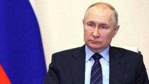 Putin dice que la tendencia a la multipolaridad se intensificará y advierte que los que no la sigan perderán