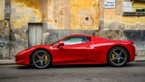 Rapport: Fransk kryptohandler fængslet i 18 måneder for at købe en Ferrari med Bitcoin
