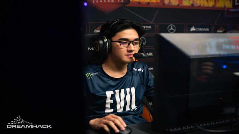Abed Azel “Abed” Yusop behind the screen during a series with Evil Geniuses