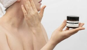 Οι αγοραστές λένε ότι αυτή η ενυδατική κρέμα CBD κάνει το δέρμα σας «υπερ απαλό μέσα στις μέρες» - Σύνδεση προγράμματος ιατρικής μαριχουάνας