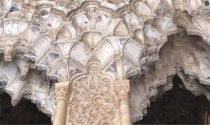 Az Alhambra lila aranyának rejtélyének megfejtése – Fizikavilág