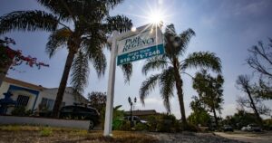 Los precios de las viviendas en el sur de California han estado cayendo. ¿Se acabaron las gotas?