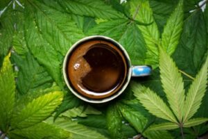 Zondagochtend Cannabis Koffie? - Kun je wiet toevoegen aan je ochtendkoffie?