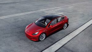 Tesla tar åter beställningar på Model 3 Long Range