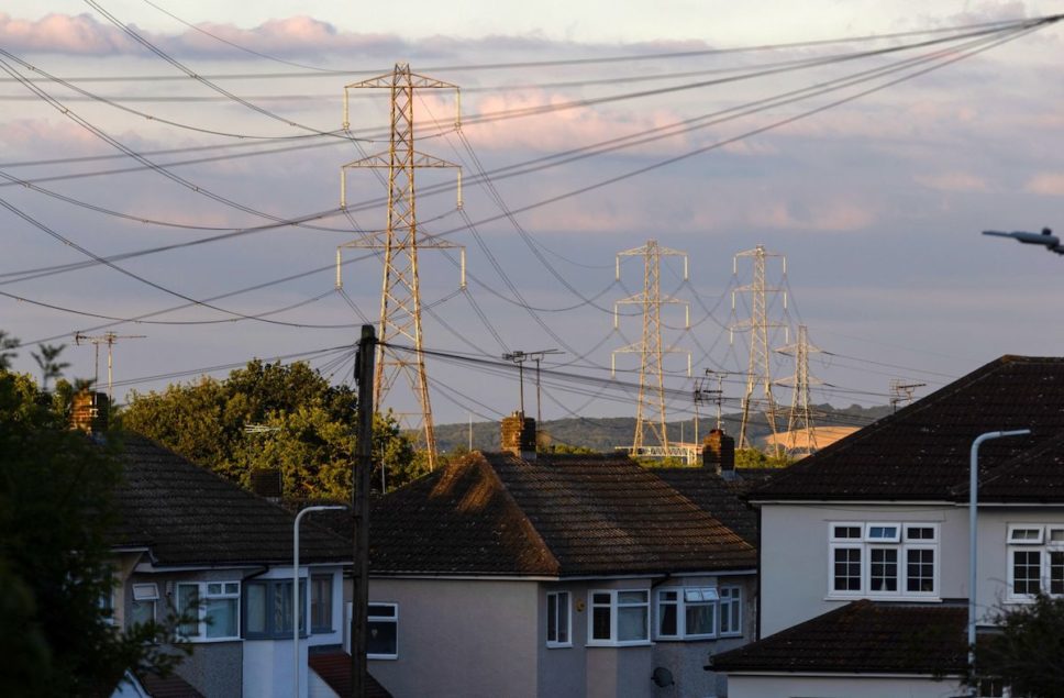 Energetski regulator Združenega kraljestva lahko dobaviteljem dovoli dvig marž za 27 %