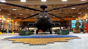 Großbritannien wird APKWS II-Lenkraketen einsetzen, wahrscheinlich auf Apache-Angriffshelikopter