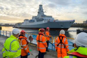 Ühendkuningriigi 26. tüüpi fregati Glasgow ehitamine jätkub, kuni kaablite kahjustusi uuritakse