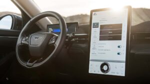 US Lawmakers Propose Legislation Forcing Automakers To Keep AM Radio