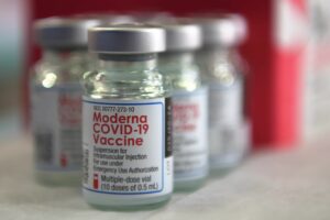 USA avslutar covid-19-vaccinregeln för internationella besökare