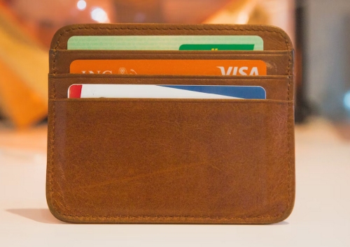 VisaとMasterCard、カナダの平均為替手数料を1%未満に引き下げる予定 | カナダ国立クラウドファンディングおよびフィンテック協会
