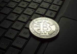 Bitcoin을 사용하여 지불하면 어떤 이점이 있습니까?