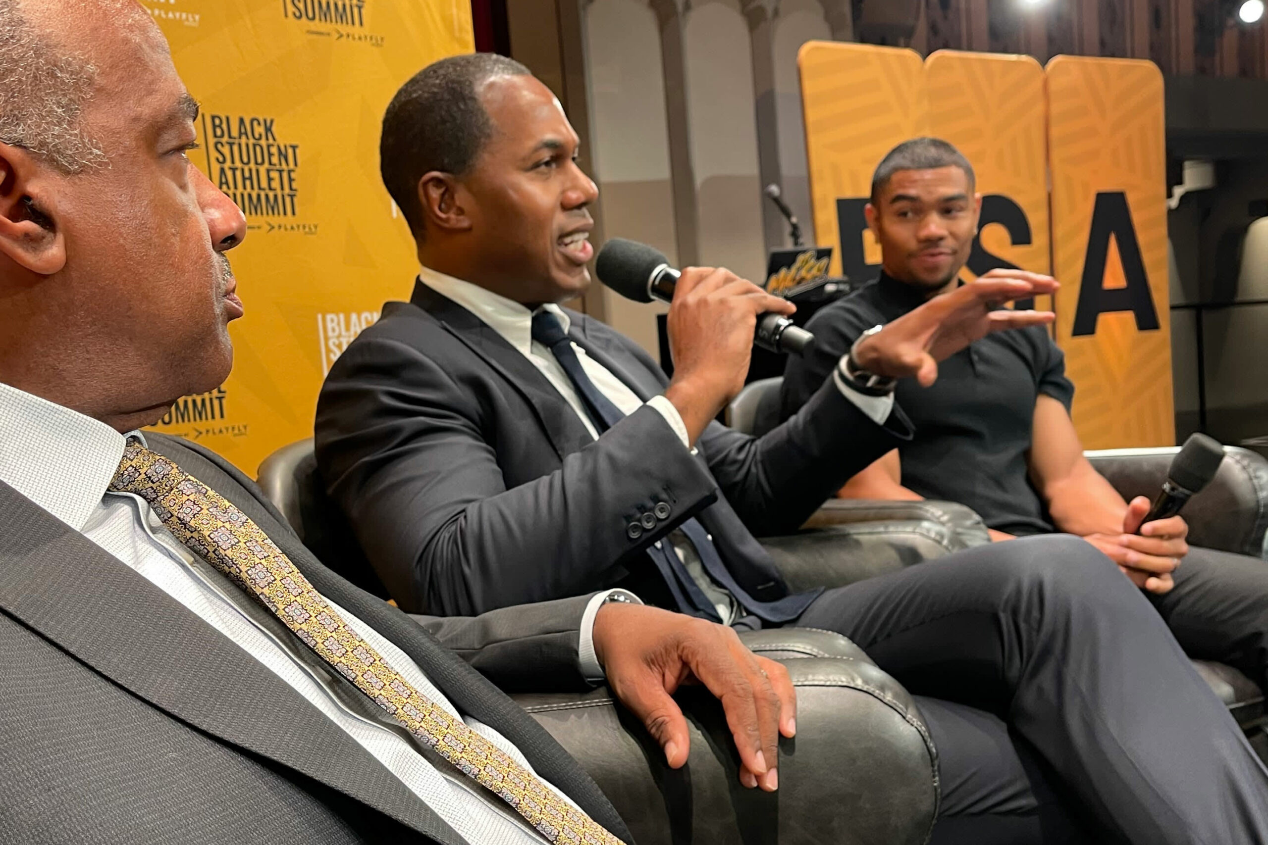 Hvorfor store kommercielle ejendomsfirmaer samler ressourcer for at rekruttere sorte studerende-atleter