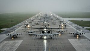 7th Air Force uprizori ogromen 'Mammoth Walk' z več kot 50 letali