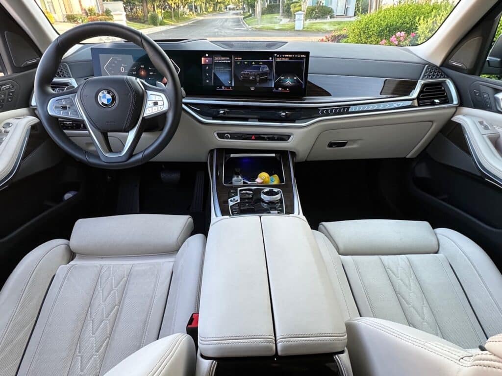 Intérieur LCB du BMW X2023 xDrive7i 40