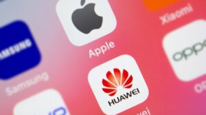 Ворожнеча між Apple і Huawei VISION PRO, порушення логотипу LIV Golf, падіння заявок у Китаї – дайджест новин