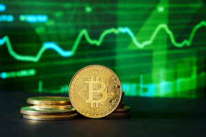 Bitcoin sale, rimane sopra i 28,000 dollari USA; Ether, si rafforzano le prime 10 crypto