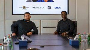 Clarence Seedorf et Khabib Nurmagomedov, avec leur holding SK Sports, signent un partenariat mondial avec FITLIGHT