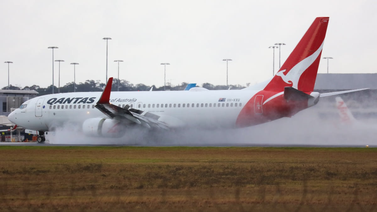 Затримки в аеропорту Перта призвели до Qantas 737 MAYDAY