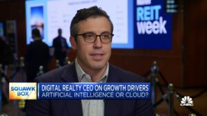 Andrew Power, CEO de Digital Realty: la tecnología de inteligencia artificial vivirá en un centro de datos