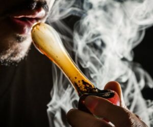 CBD تمباکو نوشی کے تجربے کو بڑھانا - CBD پائپ کی بحالی کے لیے ایک جامع گائیڈ