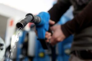 Eurooppalaiset bensiinitoimitukset Yhdysvaltoihin helpottavat varastojen kutistuessa