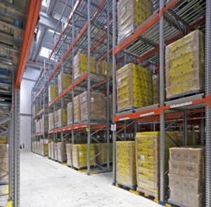 ผู้ประกอบการโลจิสติกส์ด้านอาหารจัดเตรียมคลังสินค้า - Logistics Business®