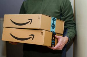 Hvordan Amazon bruger kunstig intelligens til at kontrollere, om varer er beskadiget eller ej