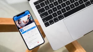 فیس بک دوستوں کو کیسے تجویز کرتا ہے: دوست کی تجاویز کے پیچھے الگورتھم کی نقاب کشائی