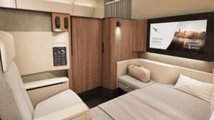 Kuvissa: Qantasin Project Sunrise A350-1000 -hytissä