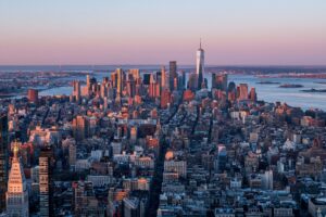 Nowe badanie pokazuje, że Nowy Jork wyprzedza Hongkong jako najdroższe miasto na świecie dla ekspatów
