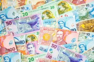 NZD/USD se oklepa blagih rasti pod 0.6100 na podlagi optimističnih novozelandskih podatkov, mehkejši ameriški dolar