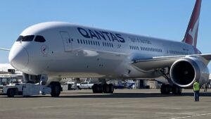 ה-787 הלפני אחרון של Qantas נכנס לשירות