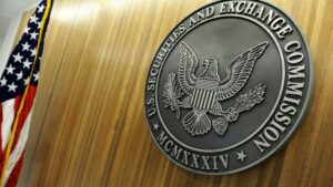 Gelombang Kejut Regulasi: Penjelasan SEC Terhadap Binance US dan Coinbase | CCG