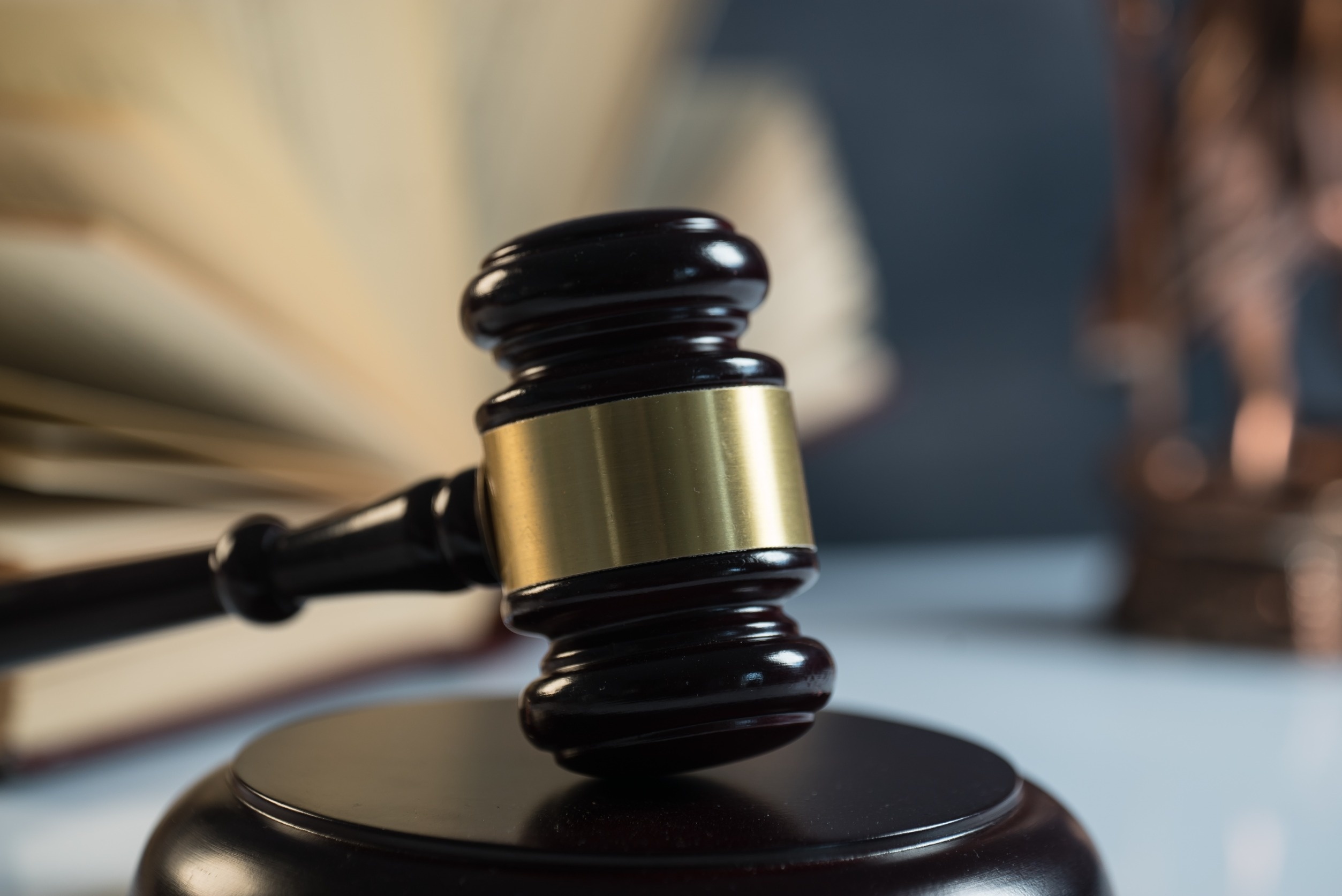 SEC haastaa Binancen ja CZ:n oikeuteen Yhdysvaltain arvopaperisääntöjen rikkomisesta